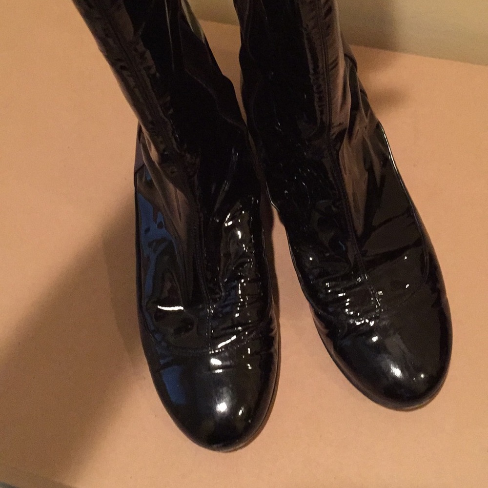 Boots 🍁👢🛍 - Picture 3 of 4